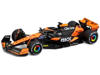 1:43 F1 Miami GP McLaren MCL38 #81 Oscar Piastri, jezdec s helmou 2024 - Bburago