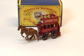 Y-12 Horse Bus, bazar - Matchbox