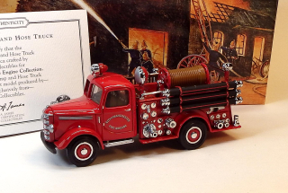 YFE17-M 1939 Bedford Pump and Hose Truck -  hasiči, bazar - Matchbox Yesteryear