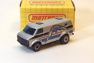 MB-68 Vampire Chevy Van, bazar - Matchbox