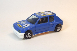1:43 Peugeot 205 Turbo 16, bazar, bez krabičky - Bburago