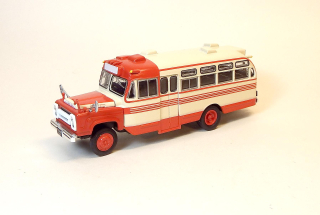 1:72 Autobus Nissan U690, bazar - Atlas