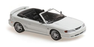 1:43 Ford Mustang Cabriolet 1994, bílý - Maxichamps