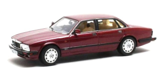 1:43 Jaguar XJR (XJ40) červená metalíza (1991-94) - Matrix