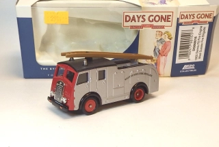 1955 Dennis F8 Fire Engine, bazar - Lledo