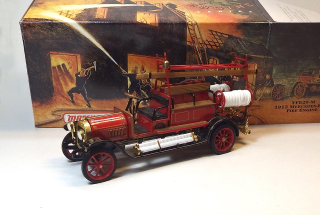 YFE20-M 1912 Mercedes-Benz Fire Engine, bazar - Matchbox Yesteryear