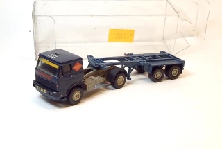 1:87 LIAZ tahač, bazar - Igra
