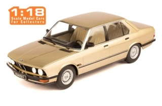 1:18 BMW 520i (E28) 1987 Metallic Gold - IXO