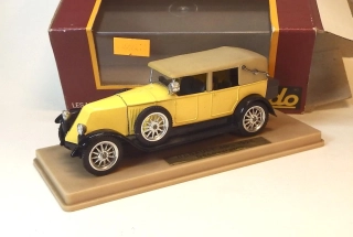 1:43 1926 Renault 40CV Decouvrable, bazar - Solido