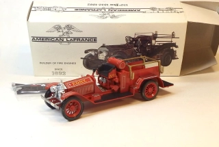 1:43 American LaFrance Type 38 - hasiči, bazar - Conrad