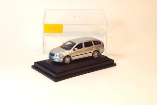 1:72 Škoda Octavia Kombi, bazar - Abrex
