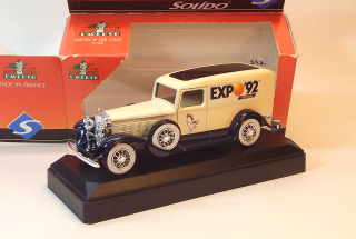 1:43 Cadillac Van, bazar - Solido