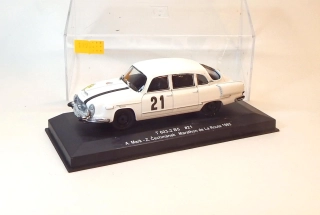 1:43 1965 Tatra 603-2 B5, ruční práce