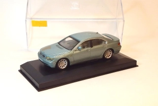 1:43 BMW 745i, bazar - Hongwell