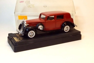 1:43 Packard Sedan, bazar - Solido