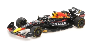 1:18 Red Bull F1 RB18, M. Verstappen - Winner Dutch GP 2022 - Minichamps
