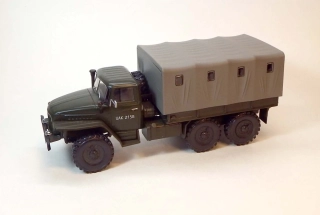 1:43 Ural 375D, bazar