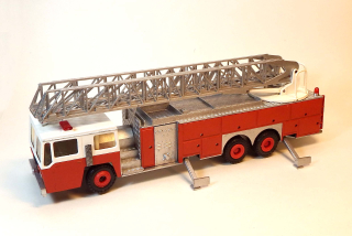 1:50 Emergency One - Hasiči, bazar - Conrad
