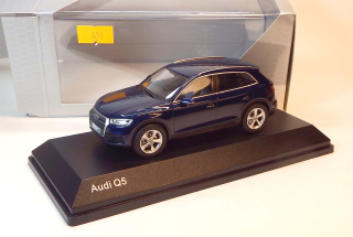 1:43 Audi Q5, bazar - Audi Collection