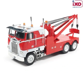 1:43 Freightliner FLA Tow Truck 1987 - IXO America