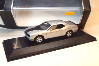 1:43 2009 Dodge Challenger SRT8, bazar - Premium X