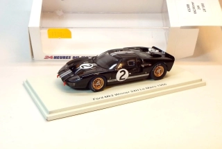 1:43 1966 Ford Mk.2, bazar - Spark