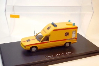 1:43 Tatra 613-3 RZP Ambulance, ruční práce