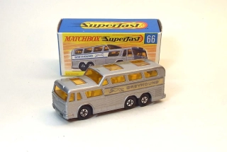 MB-66 Greyhound Coach, bazar, vynikající stav - Matchbox
