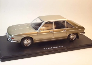 1:24 1975 Tatra 613, bazar - DeAgostini
