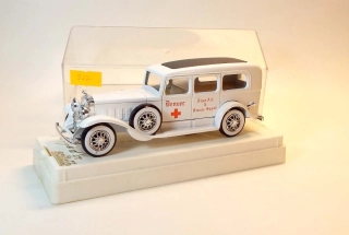 1:43 Cadillac Ambulance, bazar - Solido