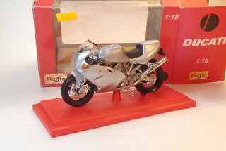 1:18 Ducati Supersport 900FE, bazar - Maisto