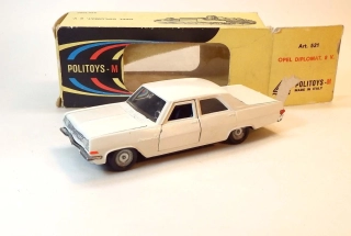1:43 Opel Diplomat 8V, bazar - Politoys-M