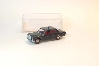 1:66 Mercedes-Benz 200, bazar - Schuco