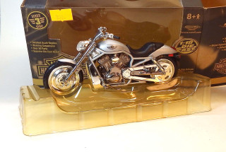 1:18 2003 Harley-Davidson V-Rod, bazar - Ertl