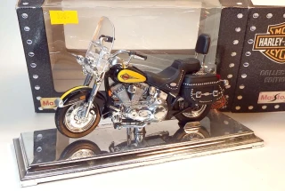 1:18 2000 Harley-Davidson FLSTC Heritage Softail Classic, bazar - Maisto