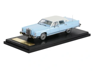 1:64 Lincoln Continental 1979, light blue/white - SunStar