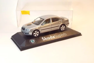 1:43 Škoda Superb, bazar - Abrex