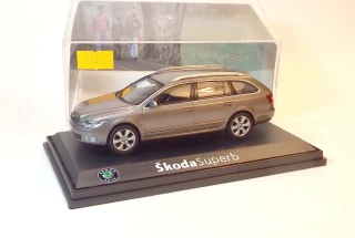 1:43 Škoda Superb, bazar - Abrex
