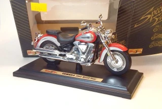 1:18 2001 Yamaha Road Star, bazar - Maisto