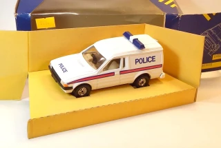 1:36 Ford Escort, bazar - Corgi