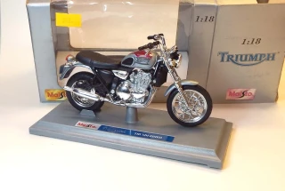 1:18 Triumph Thunderbird, bazar - Maisto
