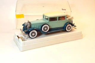 1:43 Cadillac 452A, bazar - Solido