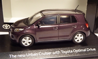 1:43 Toyota Urban Cruiser - Minichamps