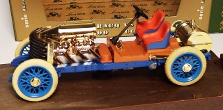 1:43 Darrack V 8, bazar, velmi pěkný - Brumm
