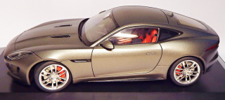 1:18 Jaguar, balení vitrínka - AutoArt
