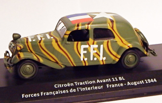 1:43 Citroën Traction11