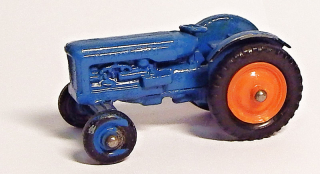 MB-72 Traktor, poškozený - Matchbox