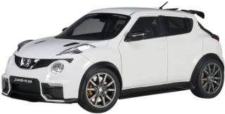 1:18 Nissan Juke-R 2016 bílý - AutoArt
