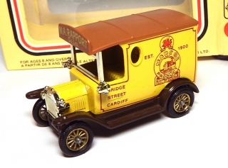 1:72 Ford T 1920 van Marcol - Lledo